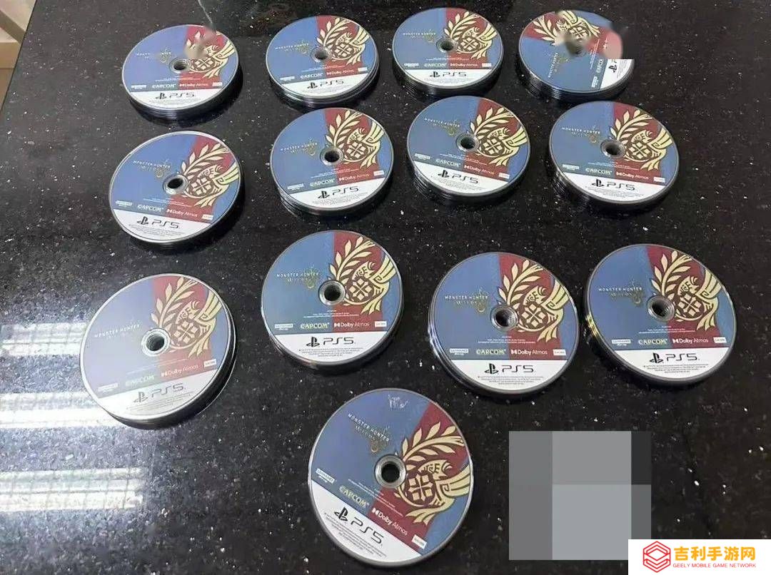 港珠澳大桥海关：女子藏156张《怪物猎人》光盘进境被查
